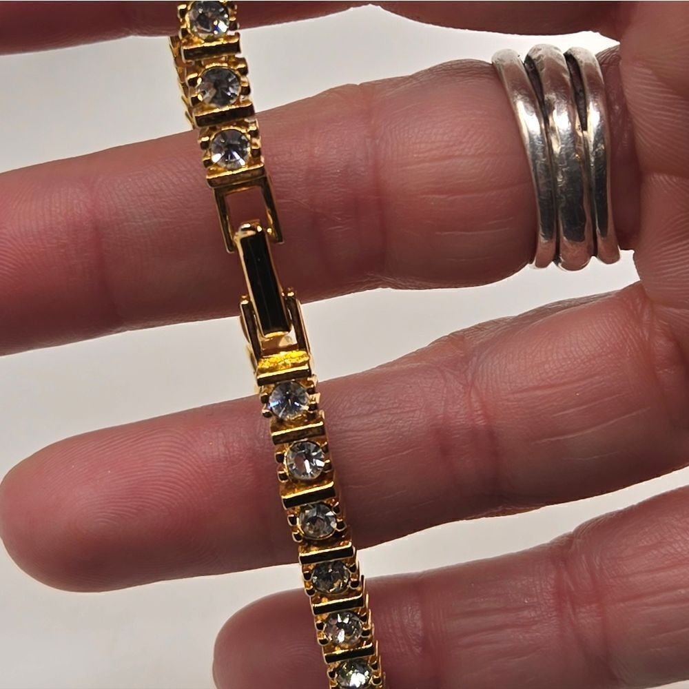 "5/$40" Goldtone Crystal "Mom" Tennis Bracelet Sz Average - Picture 5 of 8